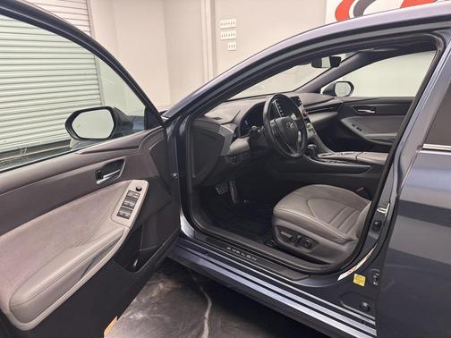 2019 Toyota Avalon XSE