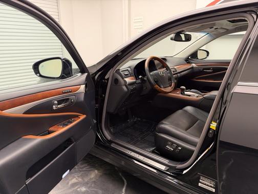 Obsidian 2013 Lexus LS 460 Base