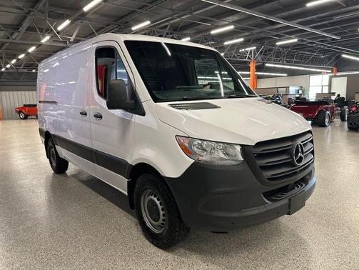 White 2022 Mercedes-Benz Sprinter 1500 Standard Roof I4