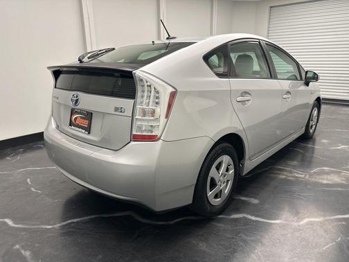 2010 Toyota Prius III