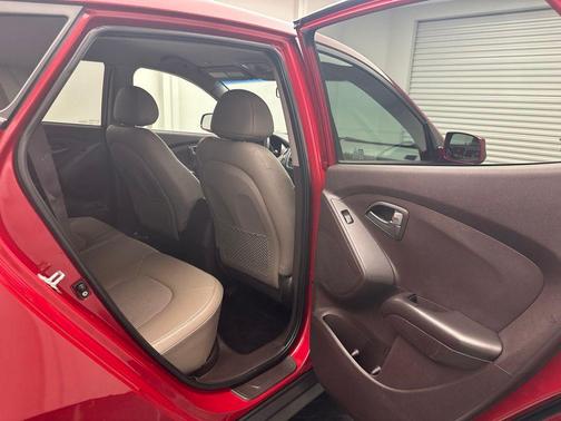Garnet Red Mica 2015 Hyundai TUCSON GLS