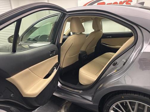 2016 Lexus IS 300 Base