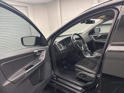2017 Volvo XC60 T5