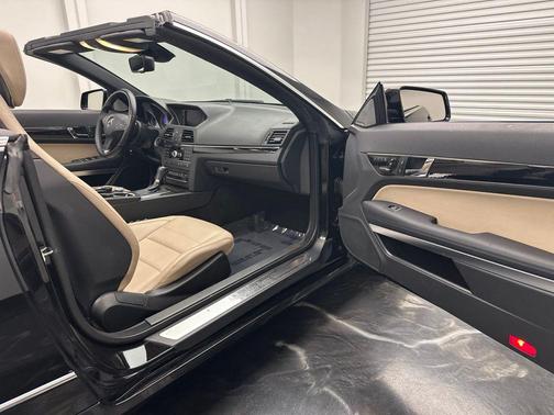 Black 2011 Mercedes-Benz E-Class E 350