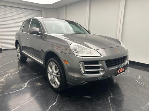 Meteor Gray Metallic 2010 Porsche Cayenne Cayenne