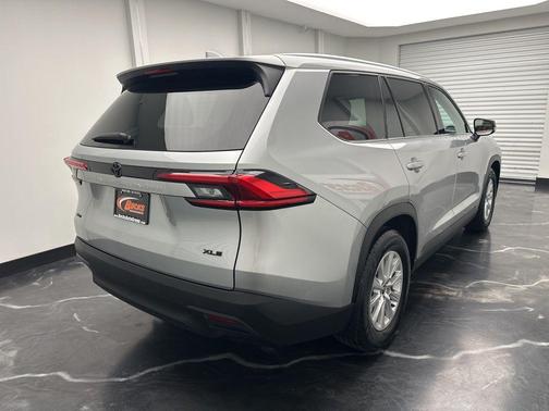 Celestial Silver Metallic 2024 Toyota Grand Highlander XLE