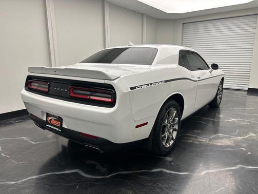 White Knuckle Clearcoat 2017 Dodge Challenger GT