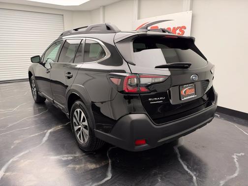 Crystal Black Silica 2023 Subaru Outback Base
