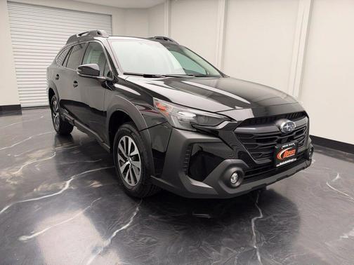 Crystal Black Silica 2023 Subaru Outback Premium