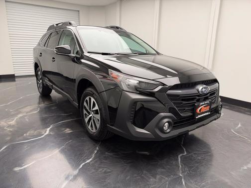 Crystal Black Silica 2023 Subaru Outback Base