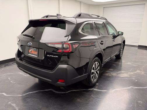 Crystal Black Silica 2023 Subaru Outback Base