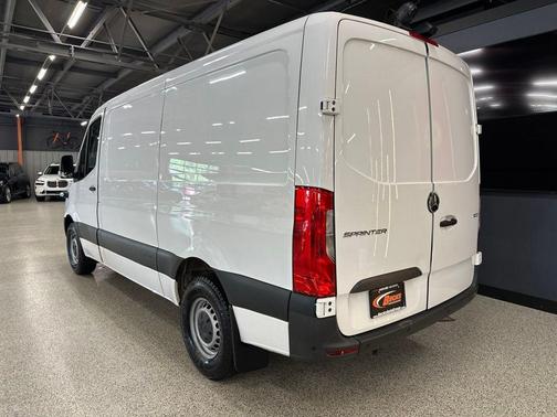 White 2022 Mercedes-Benz Sprinter 1500 Standard Roof I4