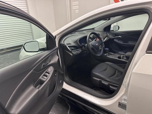 2018 Chevrolet Volt Premier