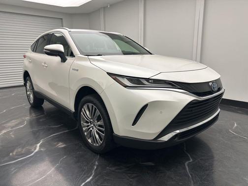 Blizzard Pearl 2021 Toyota Venza XLE