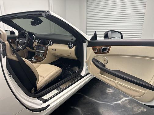 White 2018 Mercedes-Benz SLC 300 Base