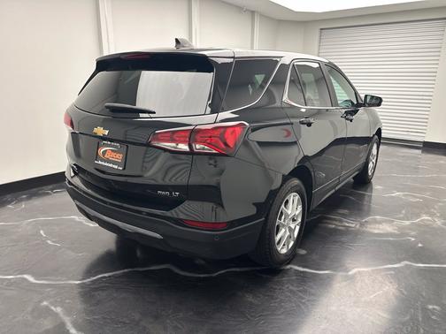 Mosaic Black Metallic 2022 Chevrolet Equinox LT