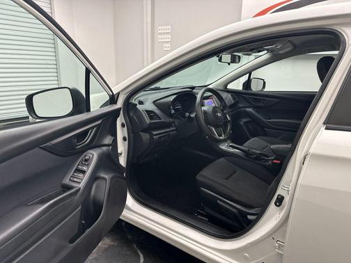 Crystal White Pearl 2022 Subaru Impreza Base