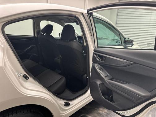 Crystal White Pearl 2022 Subaru Impreza Base