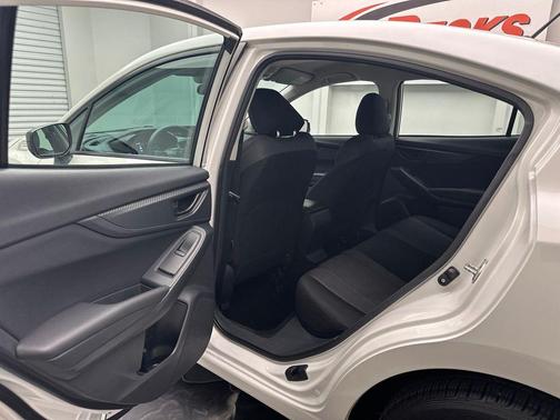 Crystal White Pearl 2022 Subaru Impreza Base