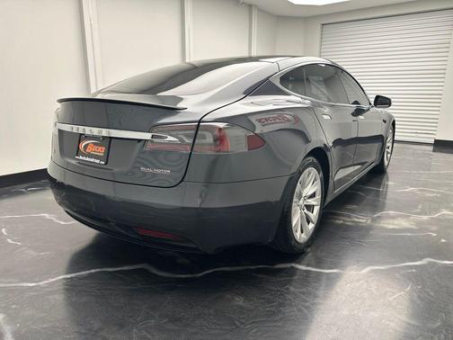 Gray 2019 Tesla Model S P100D