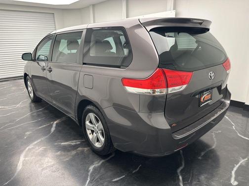 2013 Toyota Sienna SE