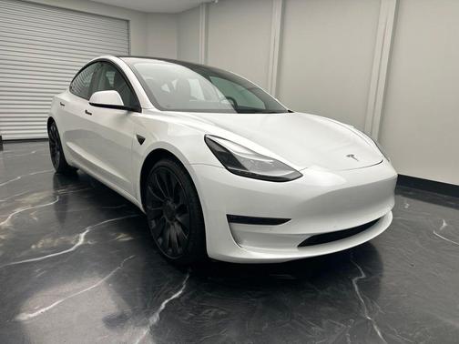 Pearl White Multi-Coat 2021 Tesla Model 3 Performance