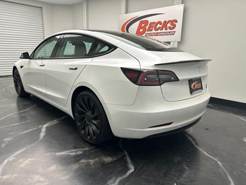Pearl White Multi-Coat 2021 Tesla Model 3 Performance
