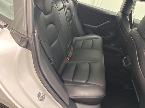 Pearl White Multi-Coat 2021 Tesla Model 3 Performance