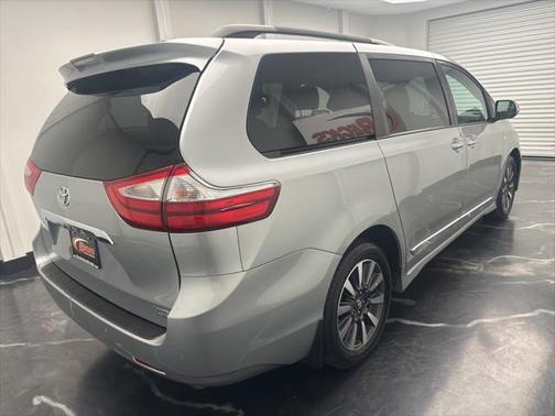 2019 Toyota Sienna Limited Premium