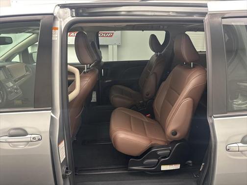 2019 Toyota Sienna Limited Premium