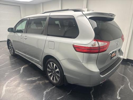 2019 Toyota Sienna Limited Premium