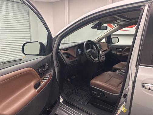 2019 Toyota Sienna Limited Premium