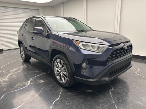 2020 Toyota RAV4 XLE Premium
