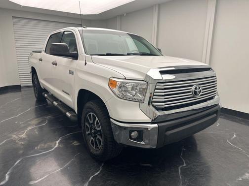 Super White 2016 Toyota Tundra SR5