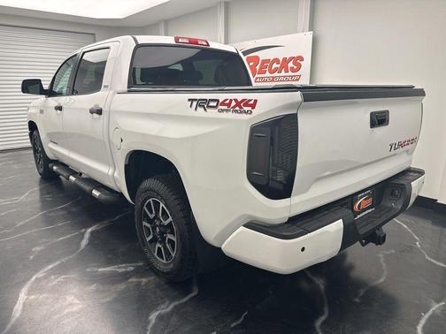 Super White 2016 Toyota Tundra SR5