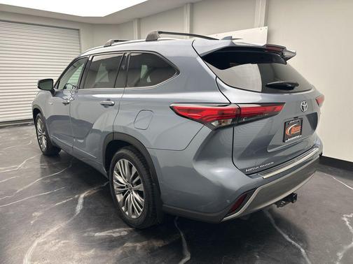 2020 Toyota Highlander Hybrid Platinum
