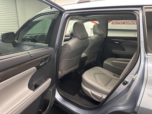 2020 Toyota Highlander Hybrid Platinum