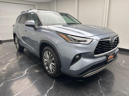 2020 Toyota Highlander Hybrid Platinum