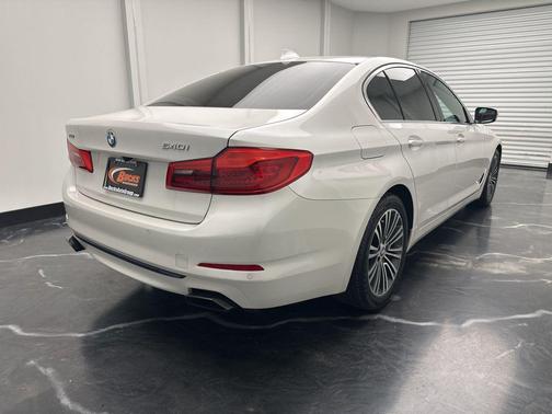 Mineral White Metallic 2019 BMW 540 xDrive