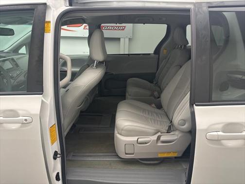 2014 Toyota Sienna XLE