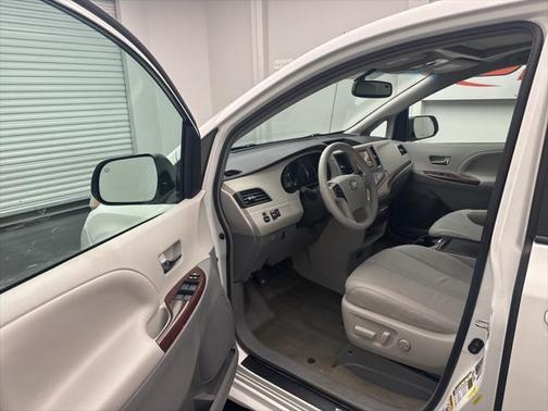 2014 Toyota Sienna XLE