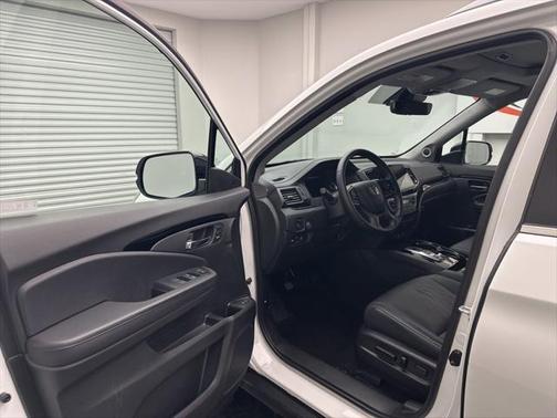 2021 Honda Pilot Touring 8-Passenger