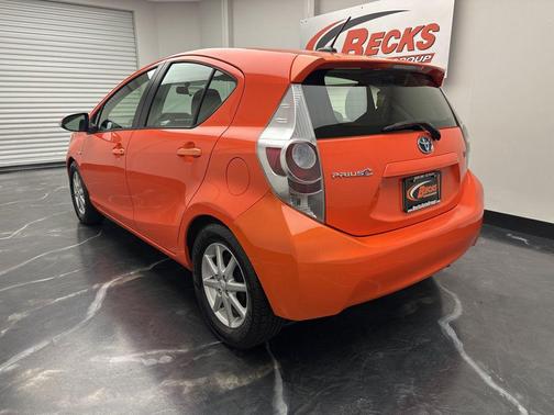 Habanero 2012 Toyota Prius c Three