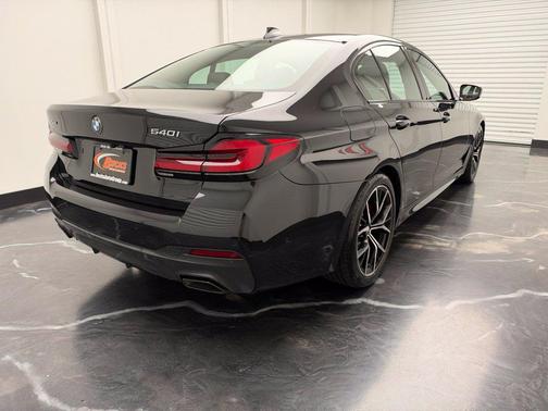 Black Sapphire Metallic 2021 BMW 540 xDrive