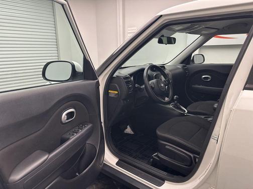 Clear White 2019 Kia Soul Base