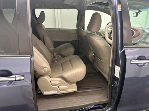 Shoreline Mist 2016 Toyota Sienna XLE Premium