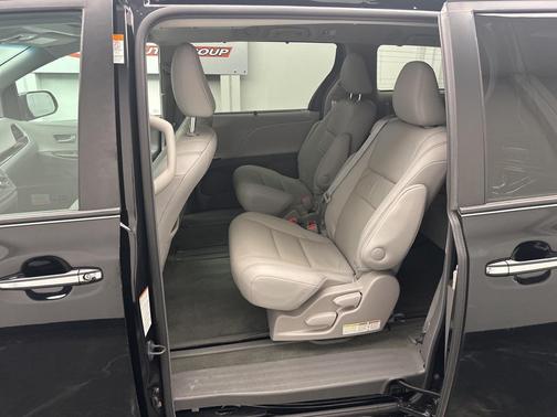 2016 Toyota Sienna XLE Premium