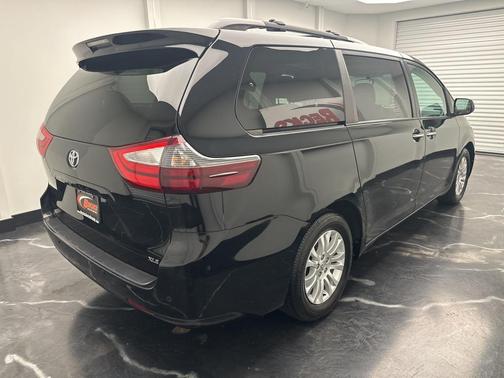 2016 Toyota Sienna XLE Premium