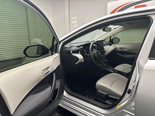 Classic Silver Metallic 2020 Toyota Corolla LE