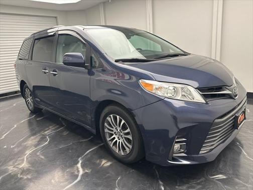 2018 Toyota Sienna XLE Premium